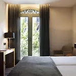 Casa Elliot 4*