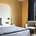 Casa Elliot 4*