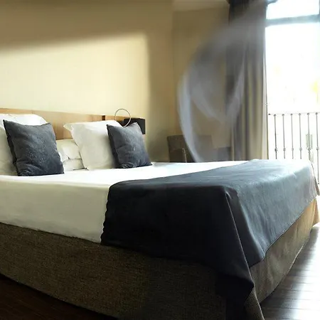 Casa Elliot Hotel 4*