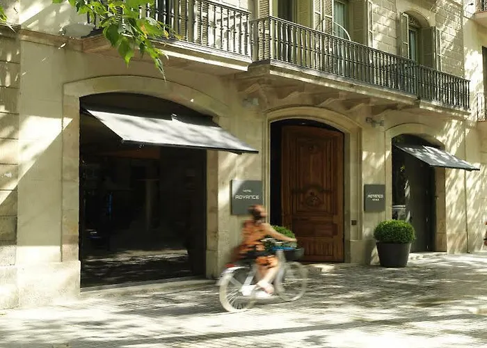 Casa Elliot 4*
