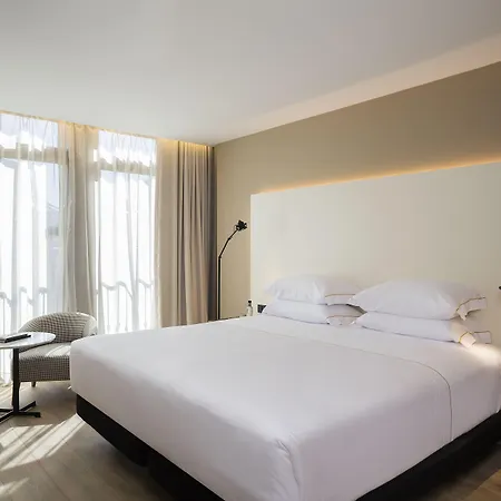 Casa Elliot Hotel 4*