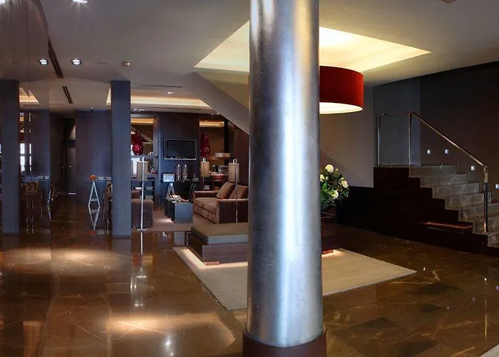 Casa Elliot 4*